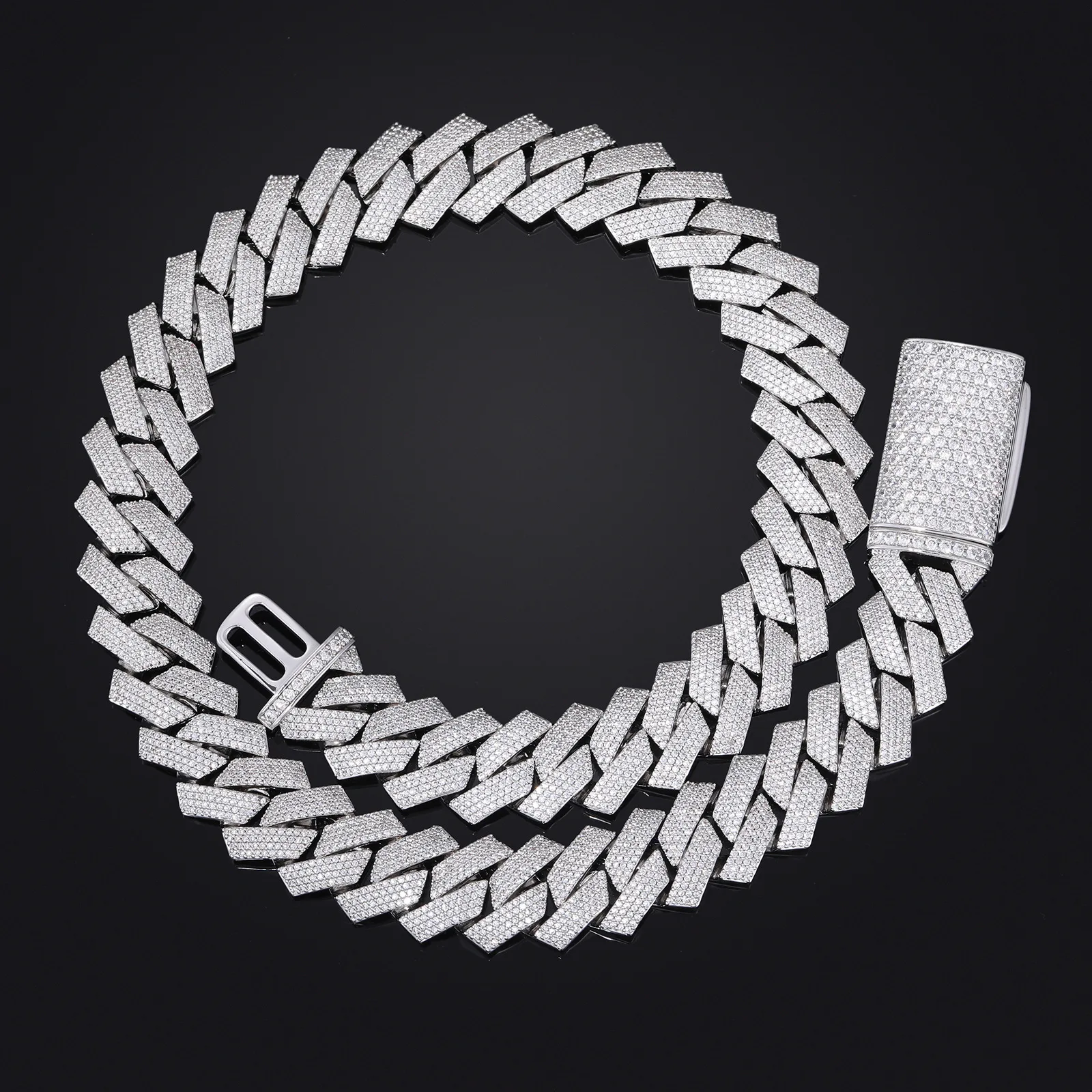 Heavy wide necklace ideal for solo wear, 20mm four-row rhombus style, PT950 Platinum unisex design matched with artificial