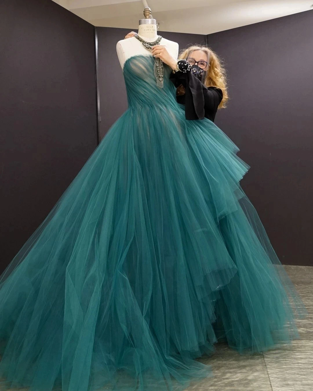 Unique Asymmetrical Pleated Tulle Formal Dress Prom Gown Strapless Teal Irregular Long Evening Party Dresses فساتين السهرة