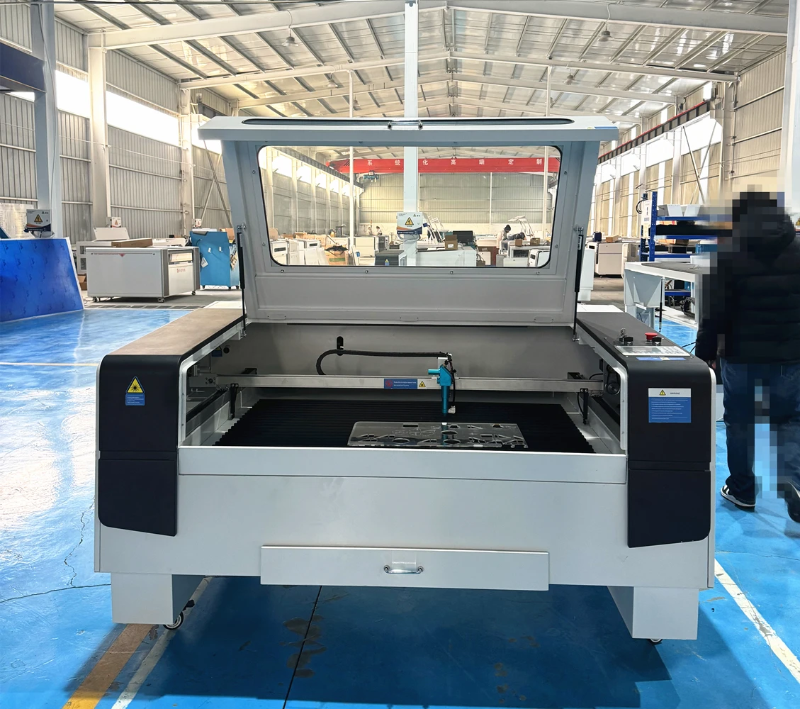 

Китайский лазерный гравировально-режущий станок CO2 80 Вт 100 Вт 600x900 мм для гравировки по дереву, акрилу, стеклу, бумаге