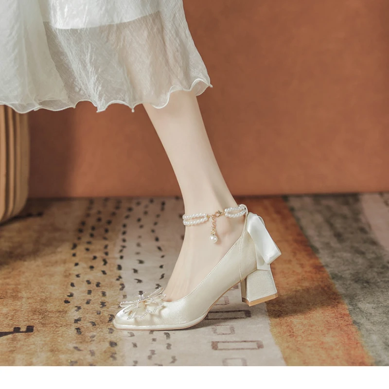 New French Spring and Autumn Pearl Line Buckle Middle Heel Single Shoes Square Head Bow High Heels Mary Jane Women\'s Shoes