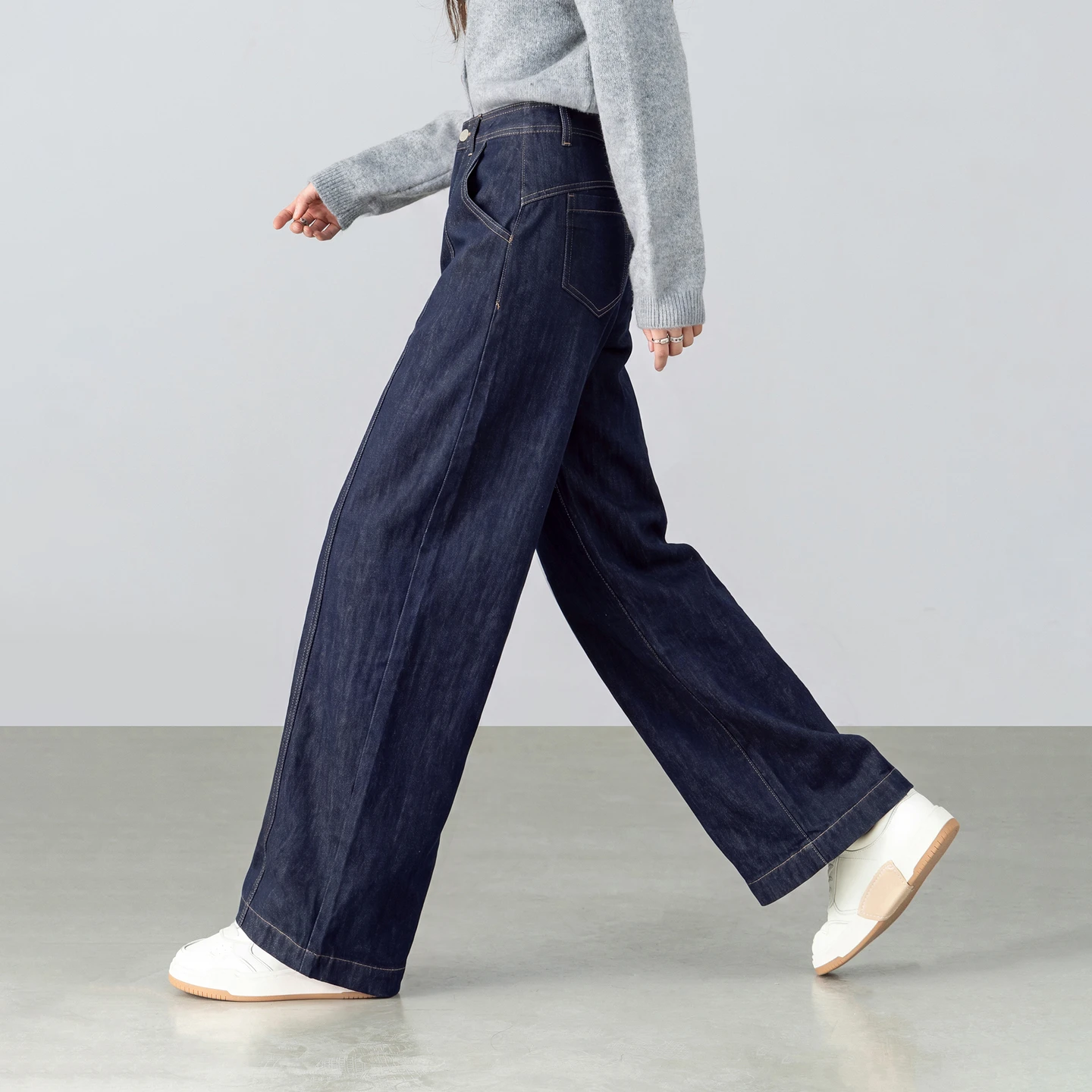 SENTUBILA Women High Waist Blue Jeans 2026 AutumN Contrast Stitch Wide Leg Curved Leg Pant Ladies Casual Denim Trouser W63NH8360