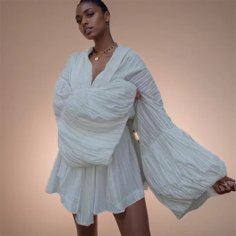 

Новый женский повседневный комплект, новинка 2025 года, хлопковый кардиган свободного кроя с завязками спереди, топ и шорты с длинными рукавами, комплект из двух предметов