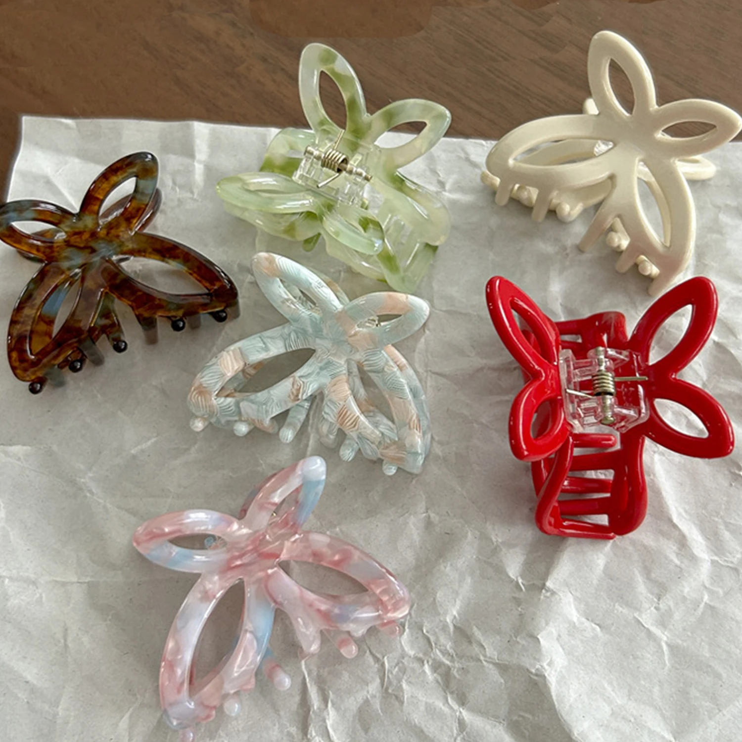 Butterfly Hair Claw Clip Vintage Cute Acetate Middle Crab Hairpin Headwear for Women Girl Summer Bath Back Head Hair Accessories image 5