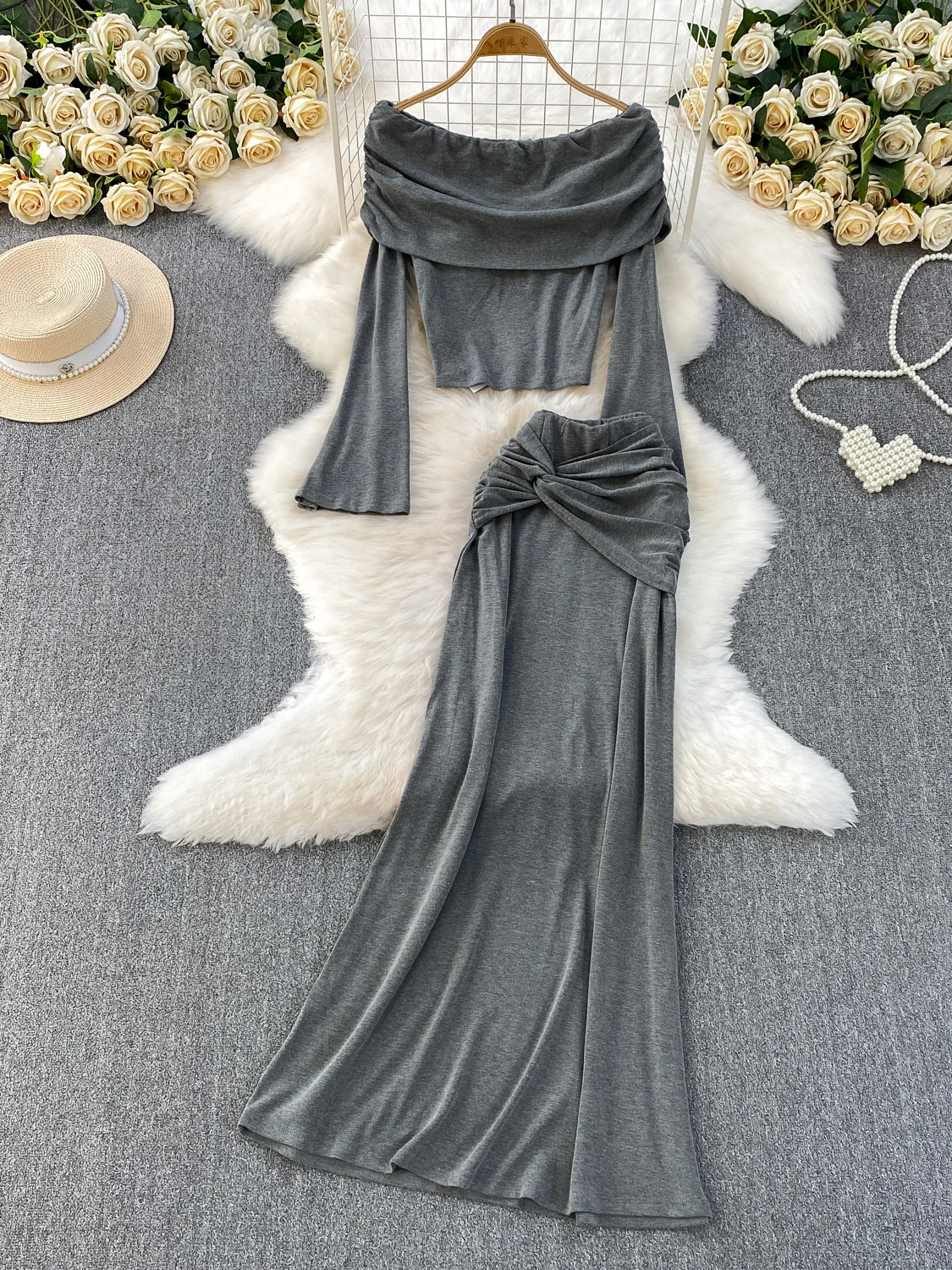 سترة Ele ort محبوكة بكتف واحد على شكل جرس سترة عالية الخصر بقصة ضيقة طقم تنورة طويلة للشابات