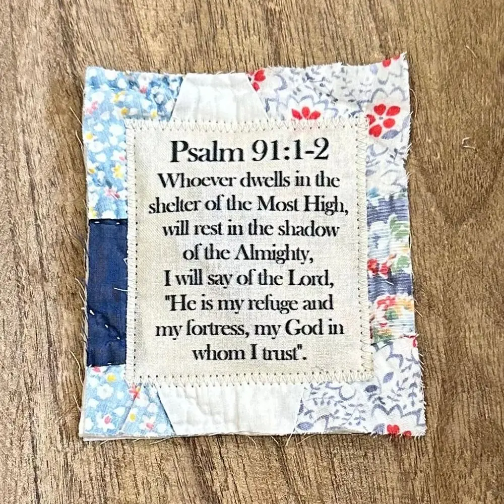 New Individually Colorful Pocket Prayer Quilt with Cross Inside Prayer Gifts Symbolism Poems Quilts Christmas Gifts