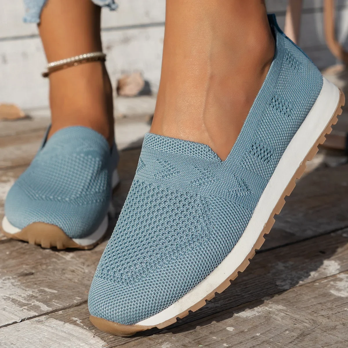 2026 large size fly-woven single shoes women's mesh breathable one-pedal women's casual knitted shoes