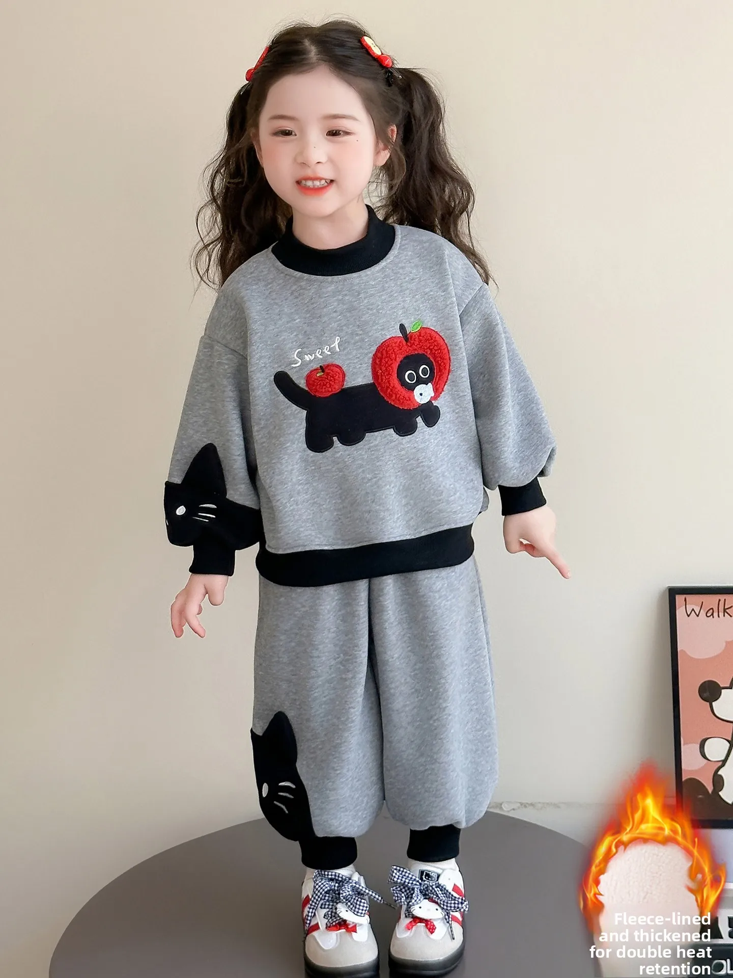 

Зимний теплый спортивный костюм для девочек с мультяшным принтом, комплект из двух предметов, теплый свитер и штаны, наряд для маленьких девочек
