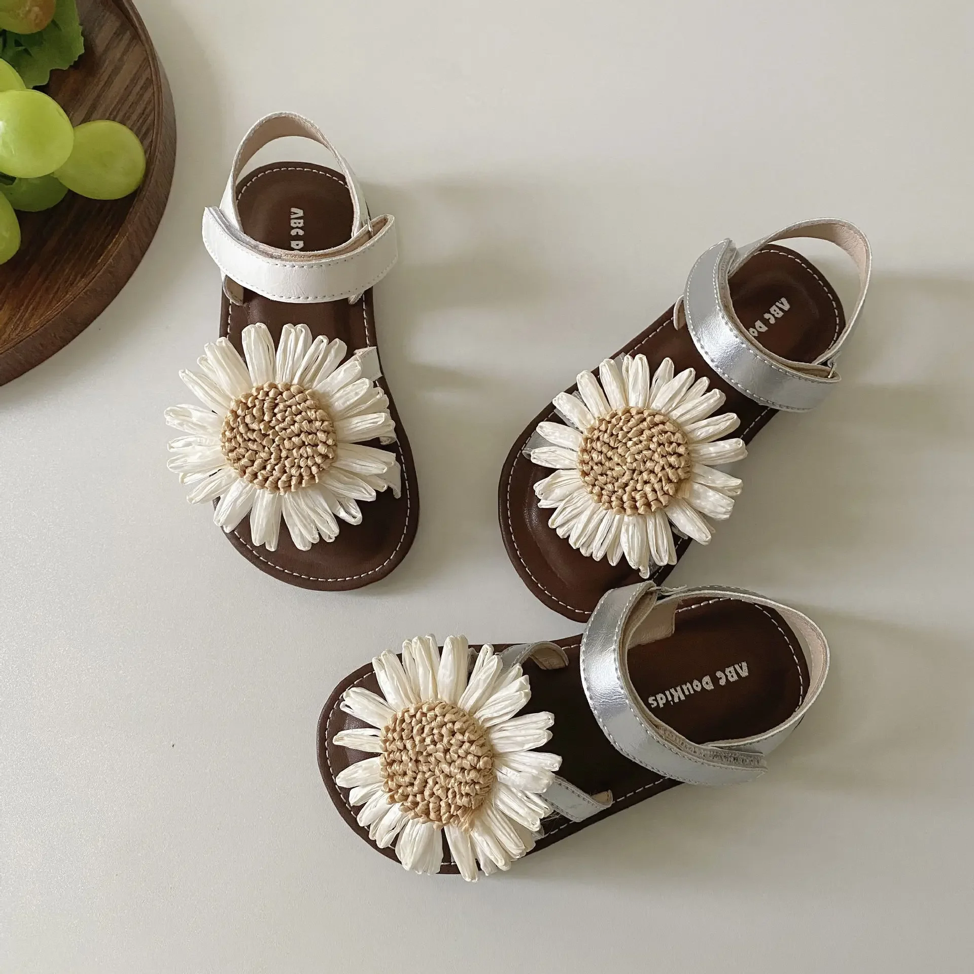 

Girls Sandals 2025 Baby Soft Bottom Beach Shoes Summer New Children Little Girl Sunflower Decoration Seaside Princess Shoes