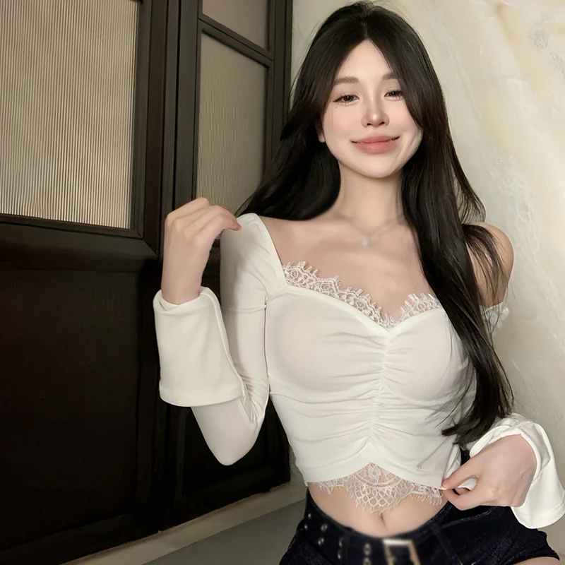 Korean V-neck Lace Patchwork Slim Fitting Sexy Navel Exposed Sweet Spicy Horn Long Sleeved T-shirt Top