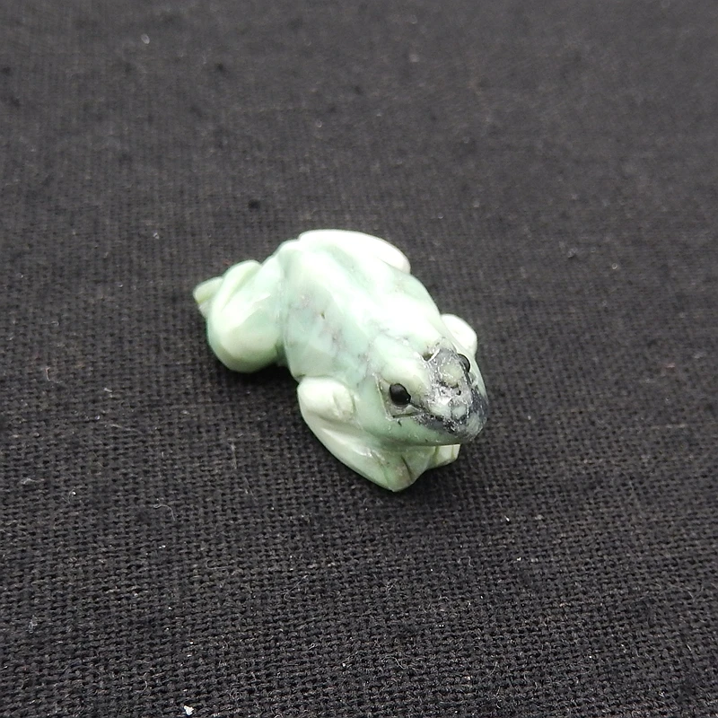 

B&F Handmade Cute Frog Accessory Green Howlite Beads Genuine Natural Stones for Office Desktop Unique HandCrafted Jewelry