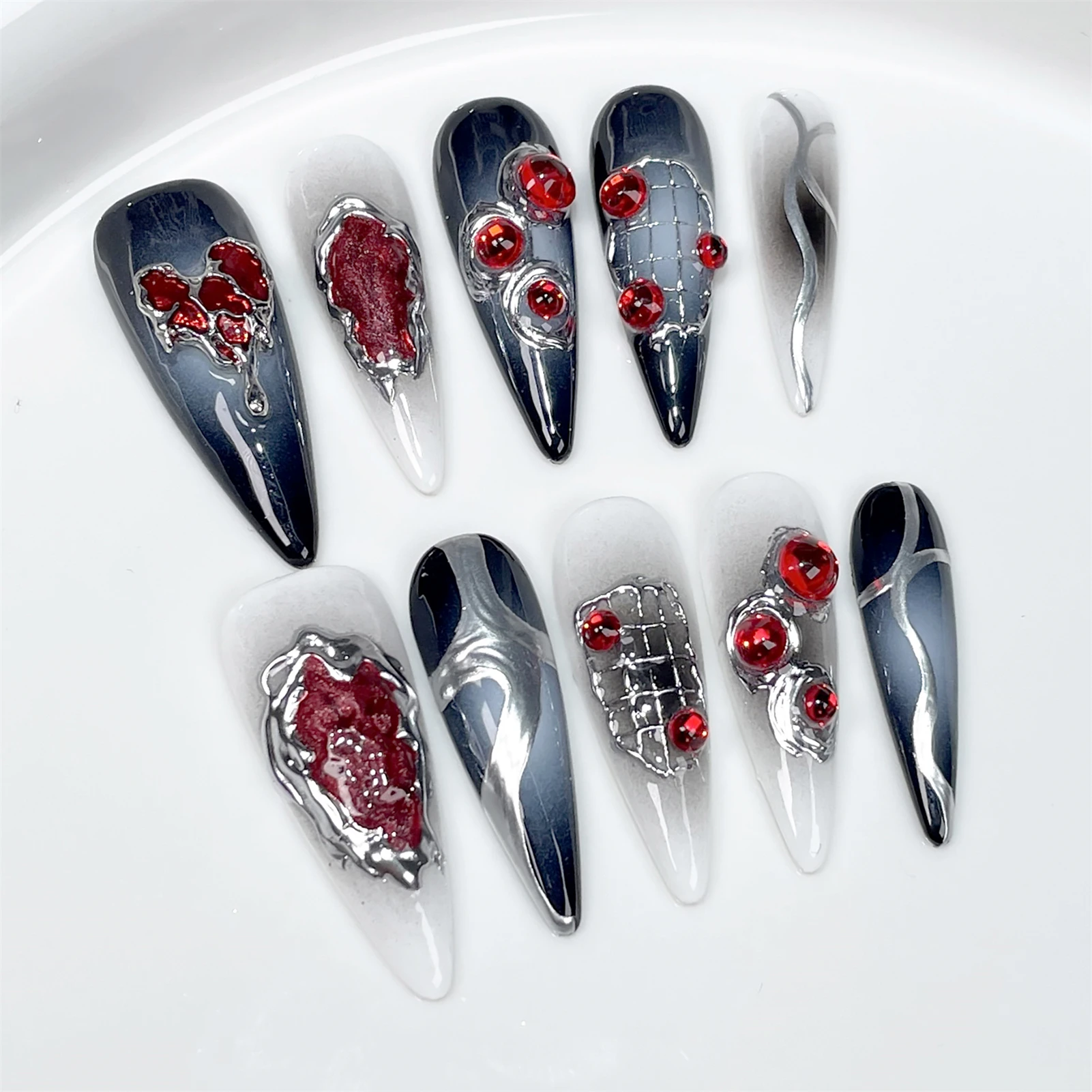 Uñas postizas de estilo gótico oscuro, puntas de uñas postizas de Stiletto largo hechas a mano, decoración de diamantes de imitación rojos brillantes para Navidad