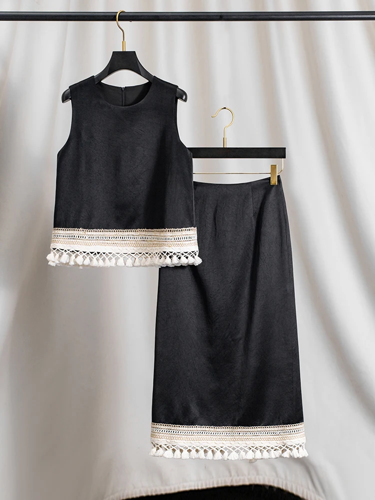 

Модный комплект из ацетатного атласа: длинное женское платье без рукавов с объемной текстурой и матовым покрытием, летняя элегантность, черный цвет