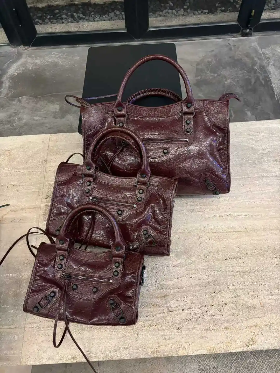 

2026 New Fashion Rivet Locomotive Spice Girl Dark Retro French Handbags High Quality TC Cowhide Hobo Tote Bag for Women Hot Sell