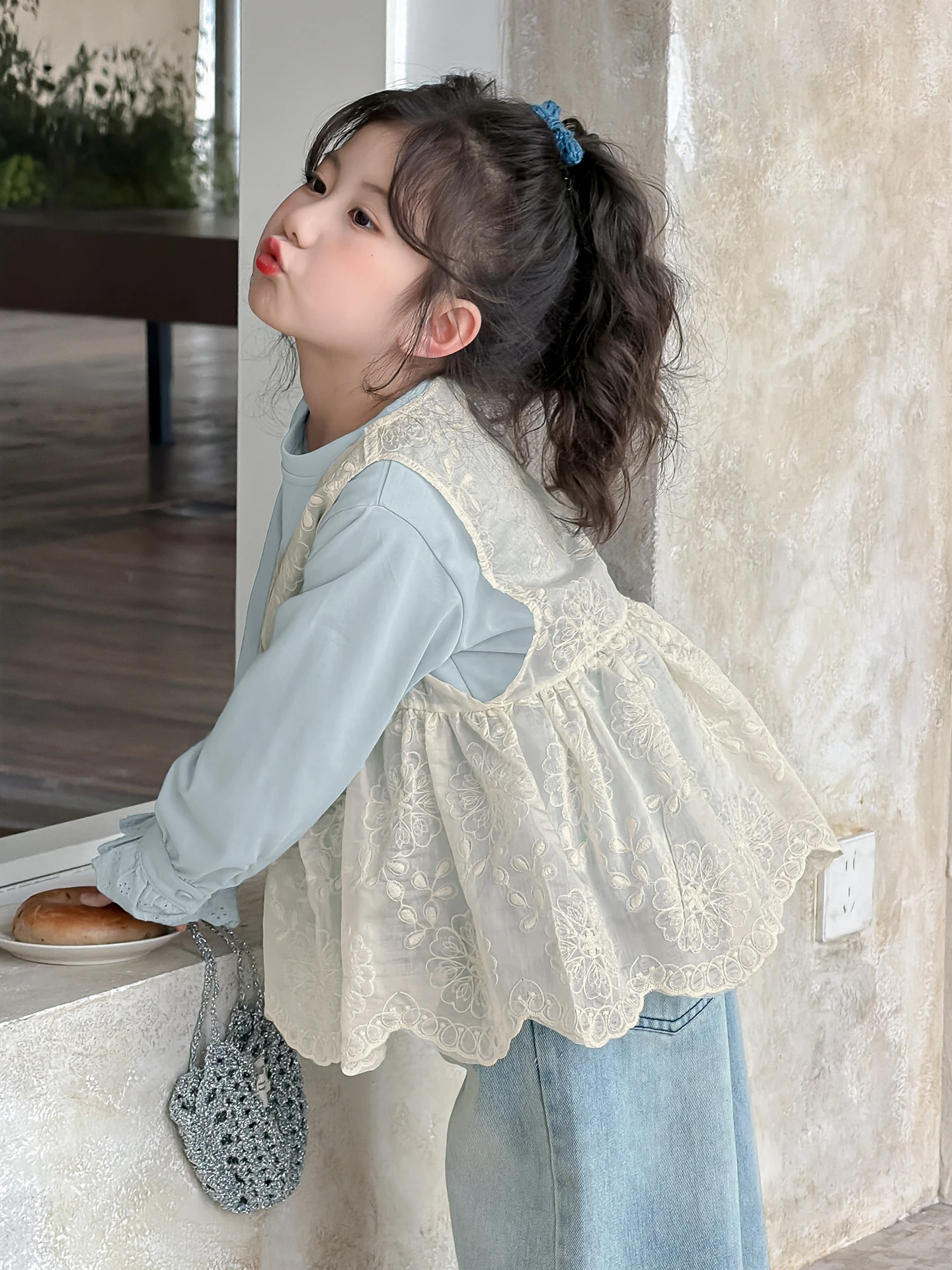 春のファッショナブルな女の子の衣装長袖ストラップベストスカートセット韓国スタイル子供服4-9歳子供アンサンブル