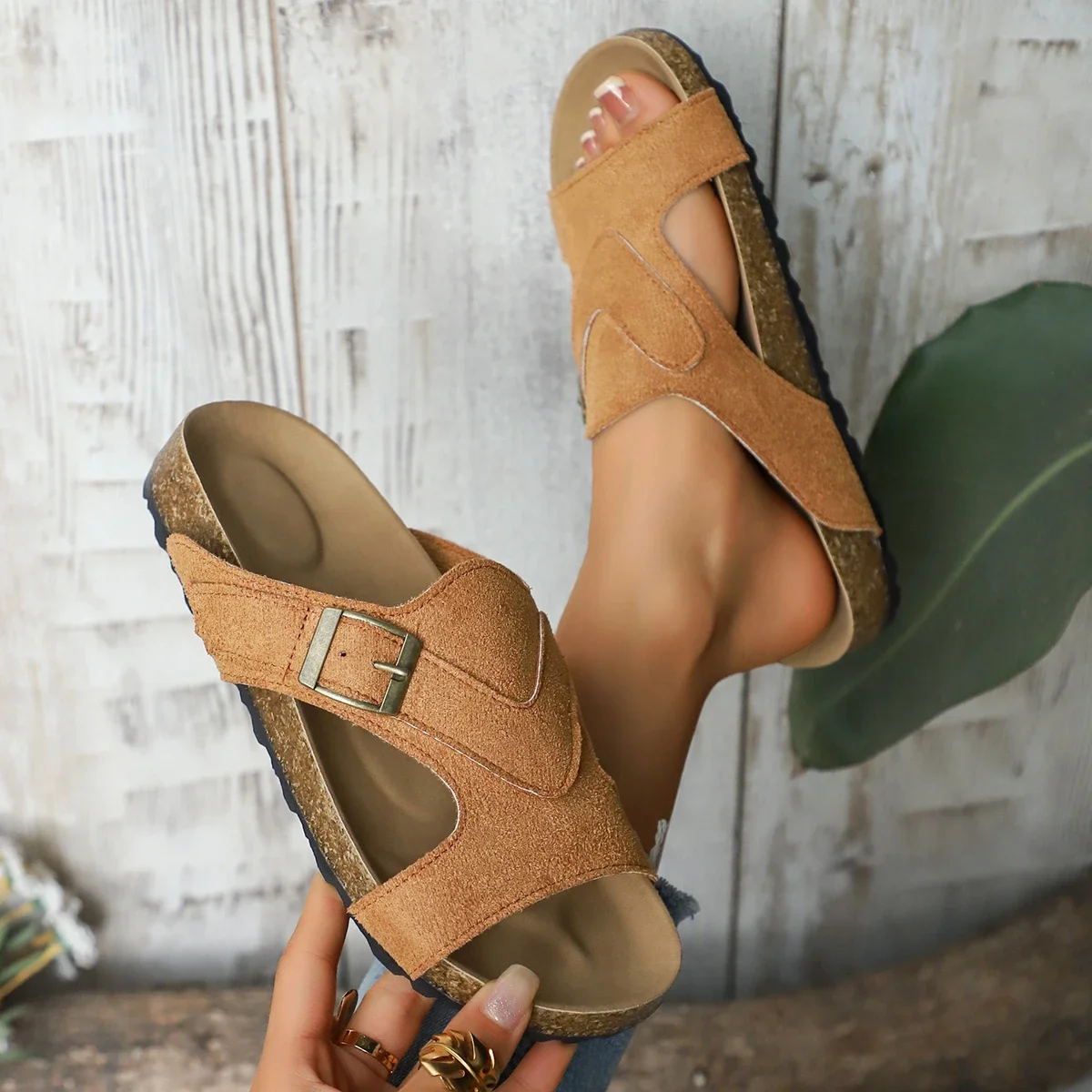 

Новые женские классические пробковые сандалии 2025 года, модные пробковые тапочки на мягкой толстой подошве, летние пляжные сандалии, домашние сандалии на плоской подошве с открытым носком