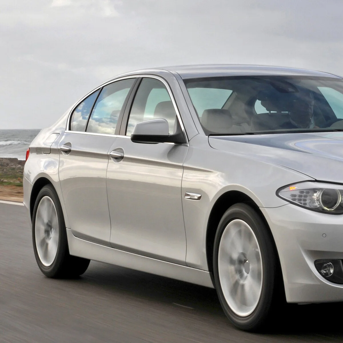

Глянцевая черная сменная крышка зеркала для BMW 5 6 7 серии F01 F06 E60 F10 520d 530i 730i 740i 2008-2015 колпачки зеркал заднего вида