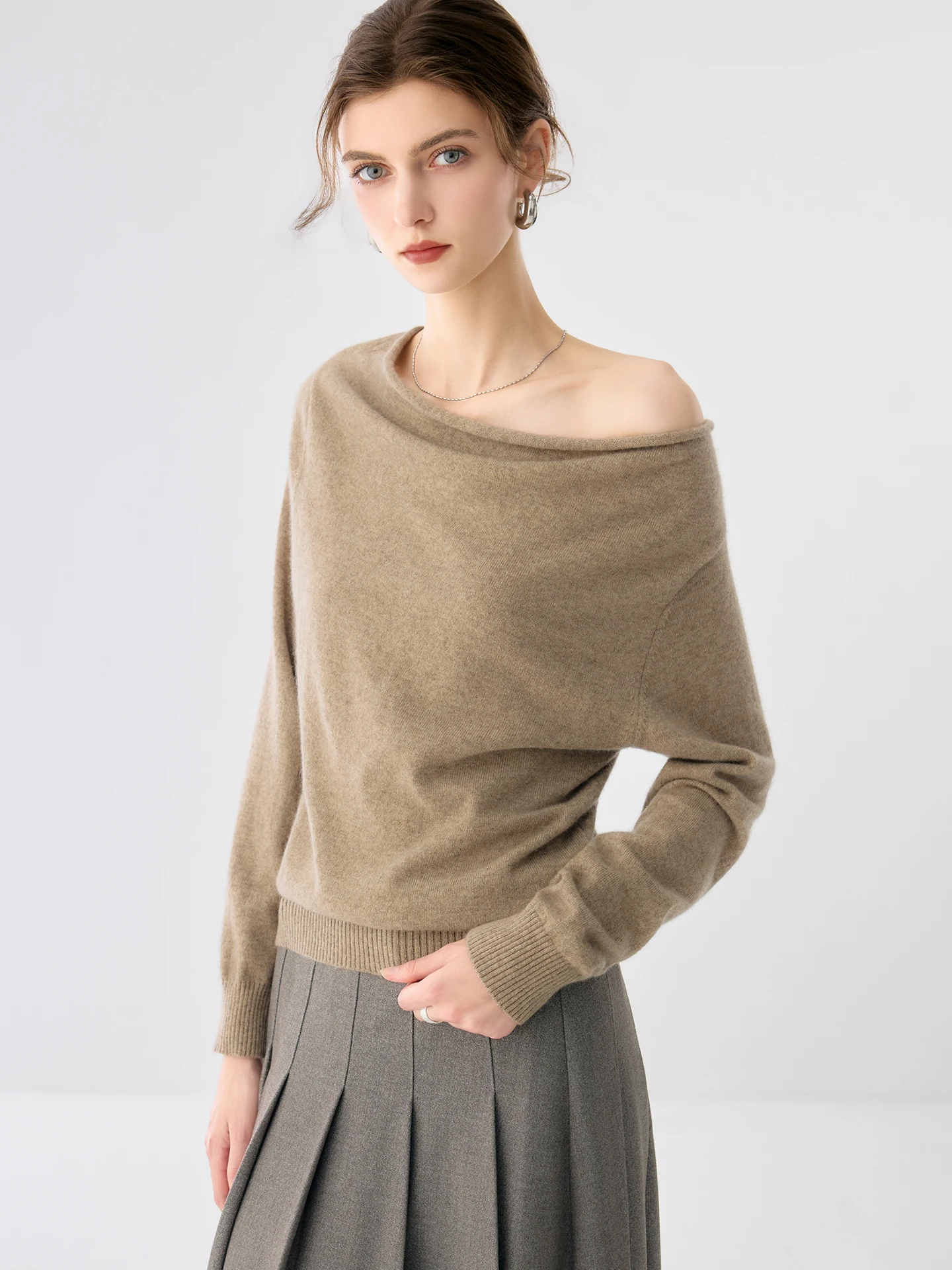 Women's New100% Cashmere Pullover Sweater Autumn Winter Off-the-Shoulder Soild Long Sleeve Boat Neck Knit Inner Top Light Luxury