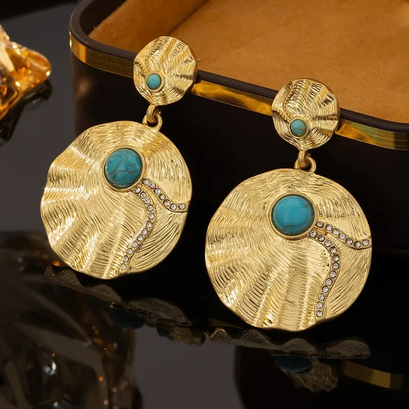 Qingdao Vintage French court style inlaid turquoise geometric round temperament versatile 925 silver needle stud earrings