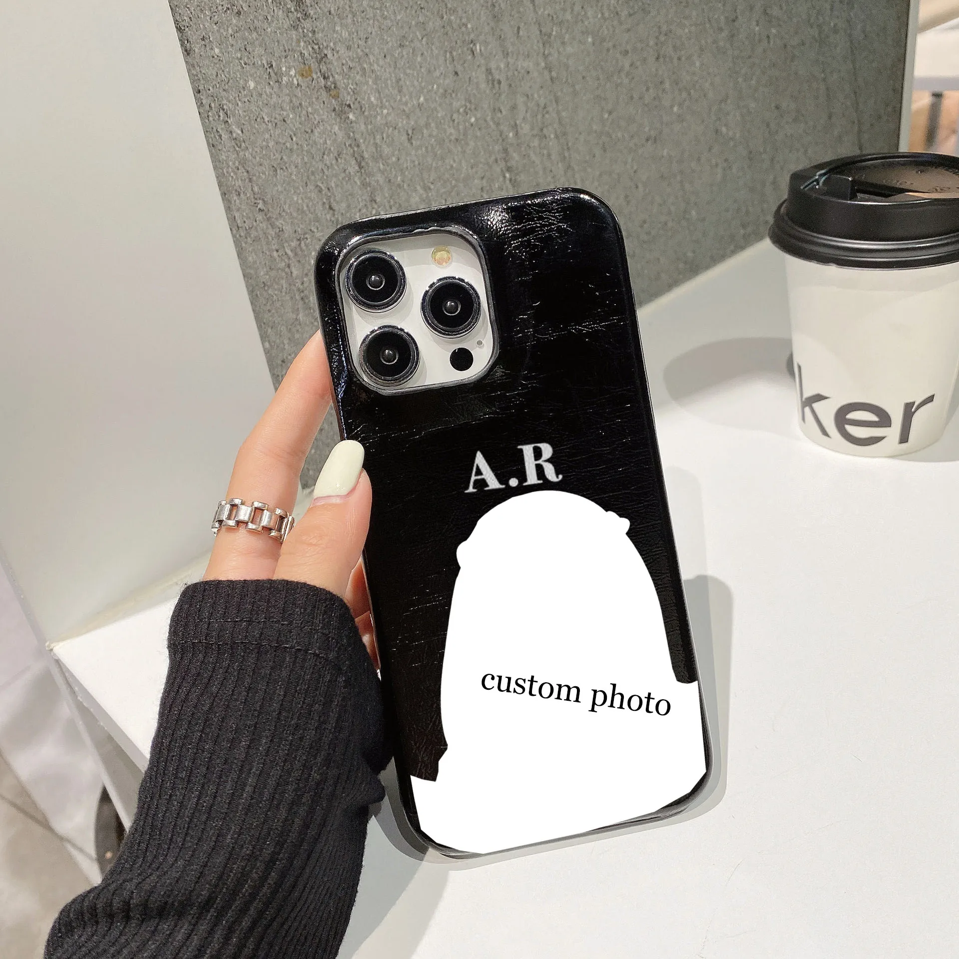 Skórzane etui na iPhone 16, 13, 12, 15, 14 Pro Max, 15 Plus, 16 Pro z personalizowanym wzorem, literami i zdjęciem, luksusowe, twarde, metaliczne, z PU. — zdjęcie produktu 5