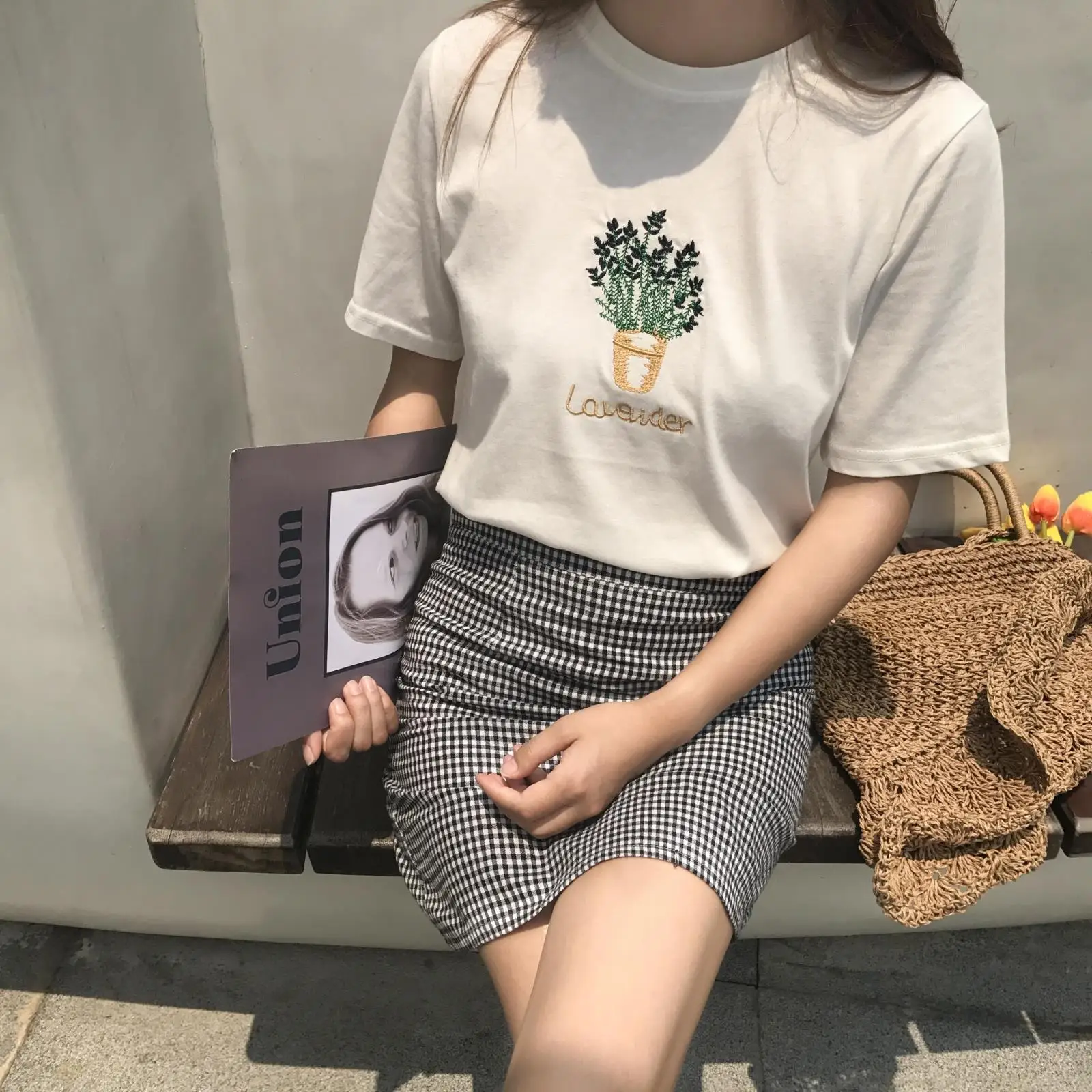 Summer Cute Flower Embroidered tops White Loose Cotton Casual Short Sleeve Female T-shirts