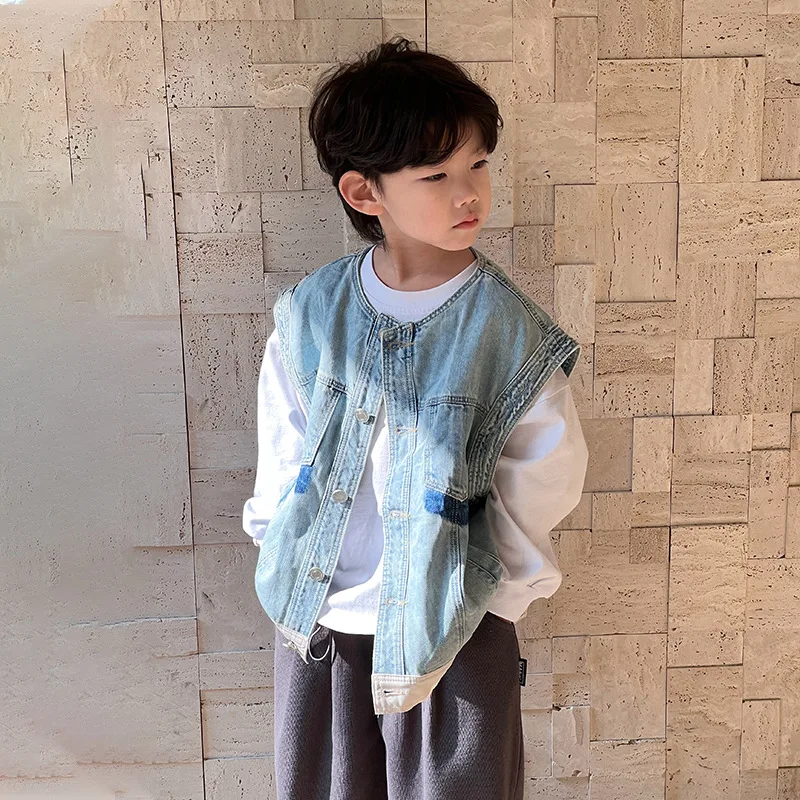 

Korean version of the children's large version of the denim waistcoat cardigan fashion washed large pockets round neck waistcoat