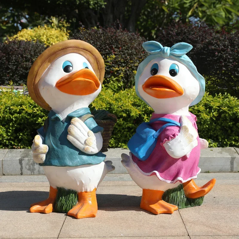 Cartoon duck ornament, outdoor fiberglass flower tank, garden landscape, garden courtyard, kindergarten,