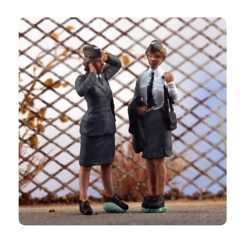 

Масштабная модель 1:72 из смолы: немецкие женщины-солдаты (2 фигурки) для сцен с танками и вертолетами, коллекционный декоративный подарок для демонстрации