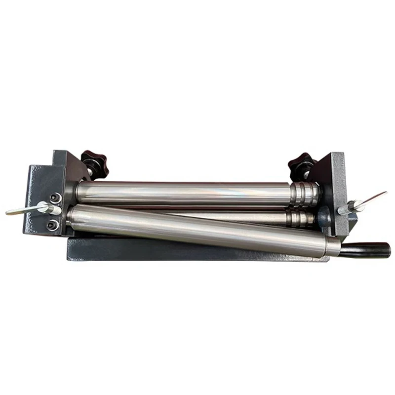 Roller rolling machine metal bending machine small hand-cranked three-roller steel copper aluminum plate suitable for simple ope