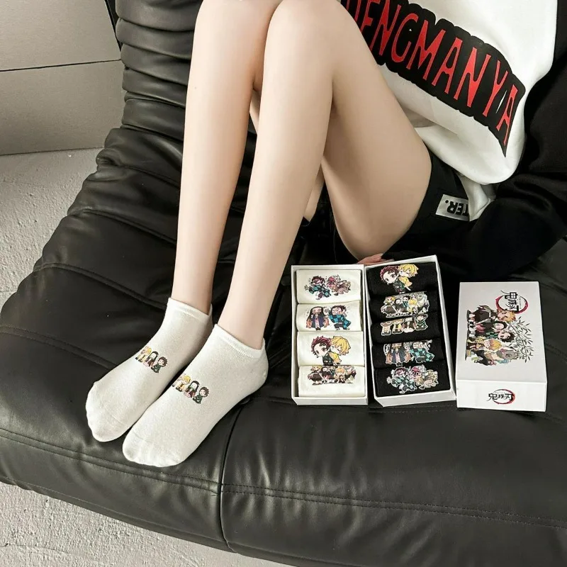 

5 Pairs Demon Slayer Anime Character Slayer Tanjiro Nezuko Zenitsu Giyu Cartoon Cute Print Trendy Versatile Adult Socks Gift