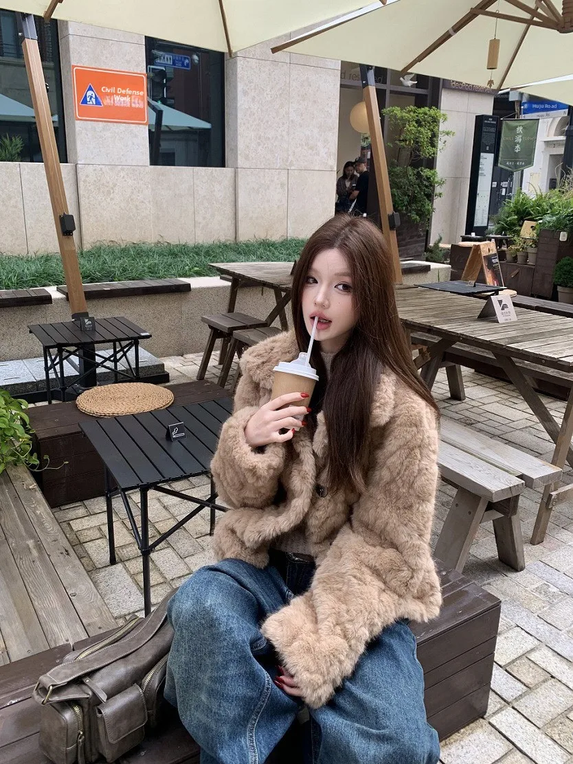 

Экологичная женская короткая куртка из искусственного меха, свободного кроя, повседневная, утепленная, теплая, плюшевая, зимняя, для поездок на работу, с длинными рукавами и воротником