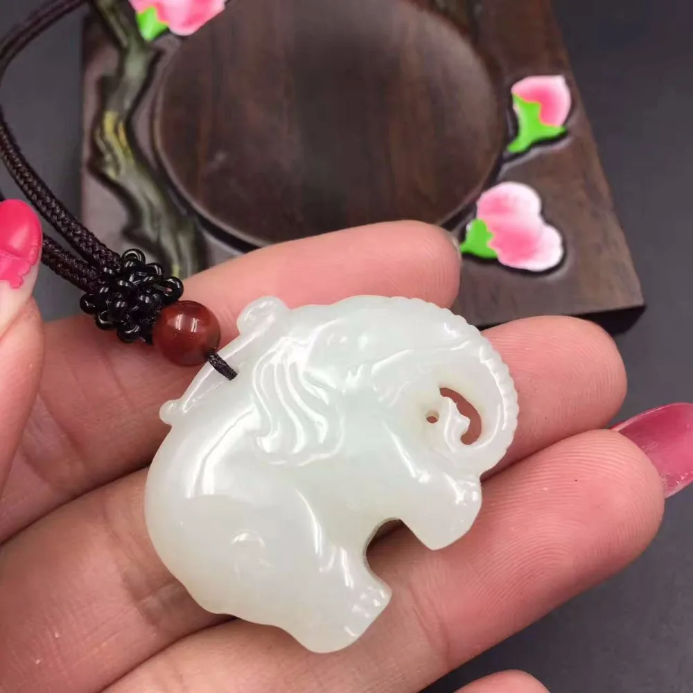 

Exquisite and Nephrite Elephant Cartoon Cute Jewelry Pendant P0017