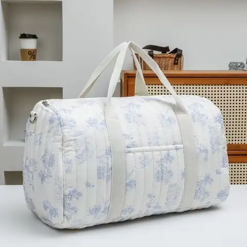 Quilted Duffle Bag For Women Cute Weekender Bag Heart Floral Travel Bag Aesthetic Puffer Travel Bag Diaper Tote Bag Vacation