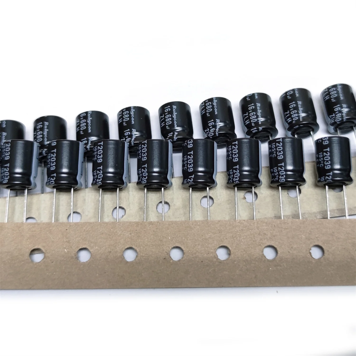 

10PCS 16V680UF ZLH 10X12.5mm RUBYCON Aluminum Electrolytic Capacitor 16ZLH680MEFCT810X12.5 Original New Long Life Low Impedance