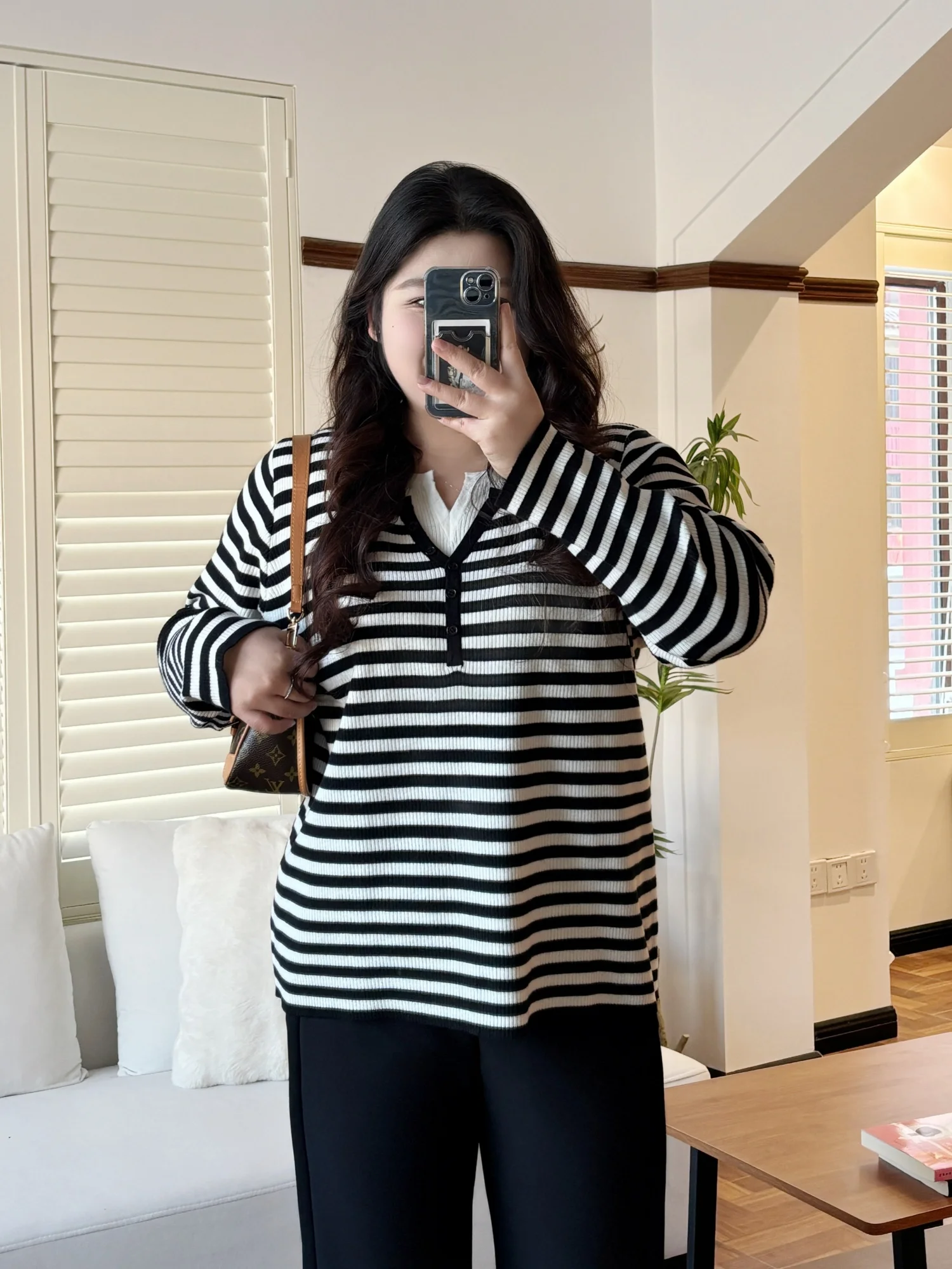 

Fashionable Striped V-Neck Knitwear Fake Two-Piece Commute Slimming Top Large Size Women's Autumn Winter New Arrival