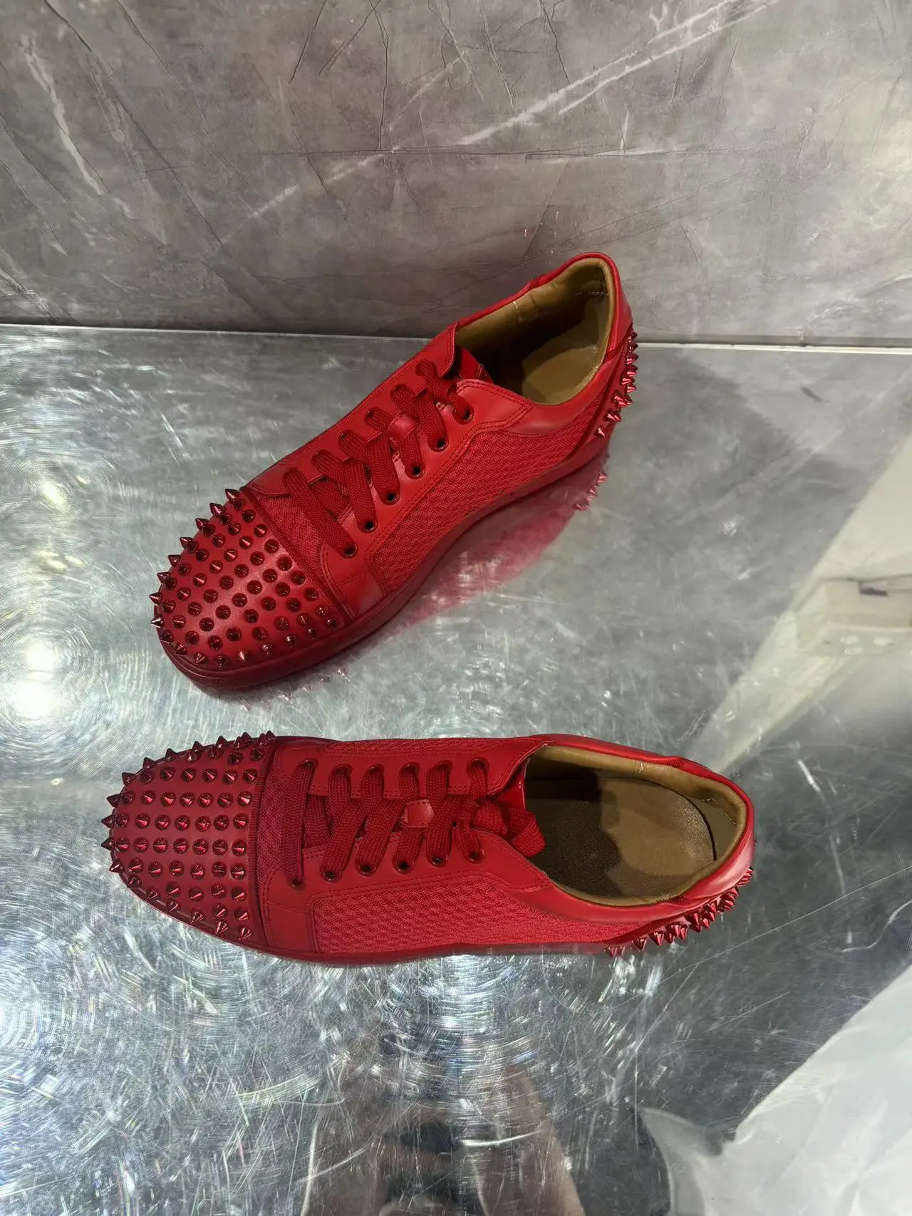 High Quality Woman Men\'s Rivet Decoration Shoes Round Toe Lace Up Low Heel Male Spring Autumn Red Party Wedding Single Shoes