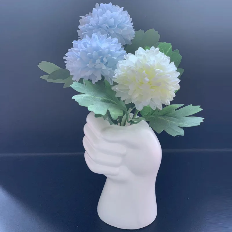 

Fashionable plastic hand-held vases, dry and wet flower arranging containers, office desktop ornaments, home decor items