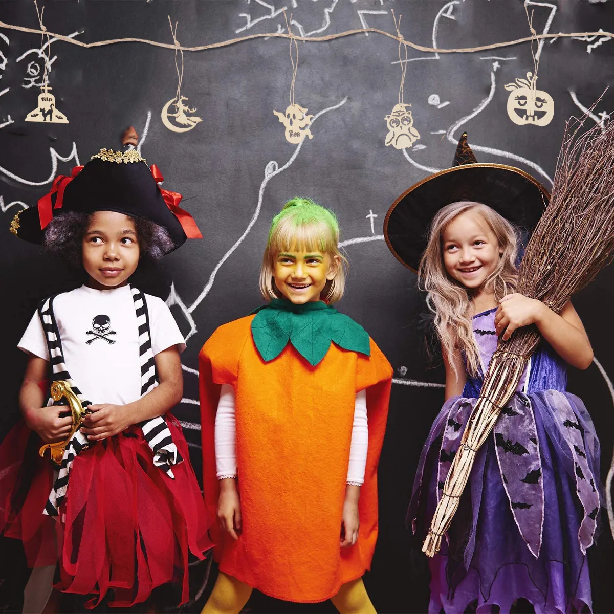 

45Pcs Wooden Pendant Halloween Decor Natural Slice Hanging Ornament DIY Craft Supplies Festive Atmosphere Decoration Gift