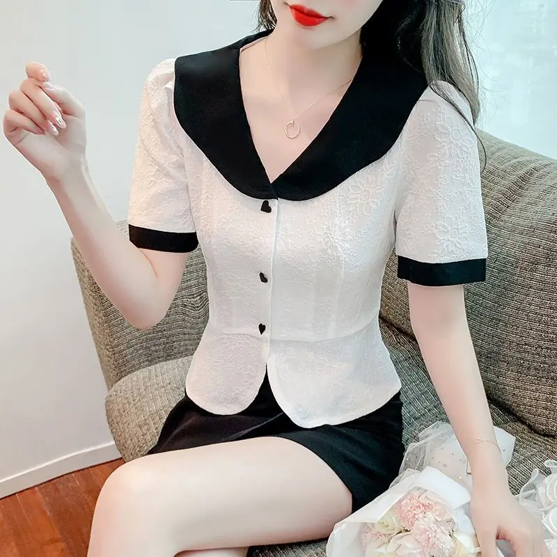 ฤดูร้อนใหม่สไตล์ฝรั่งเศสสีบล็อก Babydoll คอปกแขนสั้นเอวผูกเสื้อชีฟองสําหรับผู้หญิง