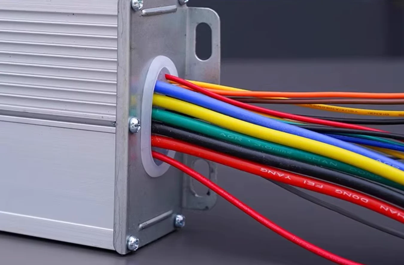 أجزاء المصنع الأصلية لوحدات التحكم في المحرك المتخصصة لجزازات العشب التي يتم التحكم فيها عن بعد وآلات قطع العشب #3