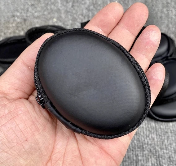 

Data cable sorting storage bag, zipper small bag, mini earphone bag.