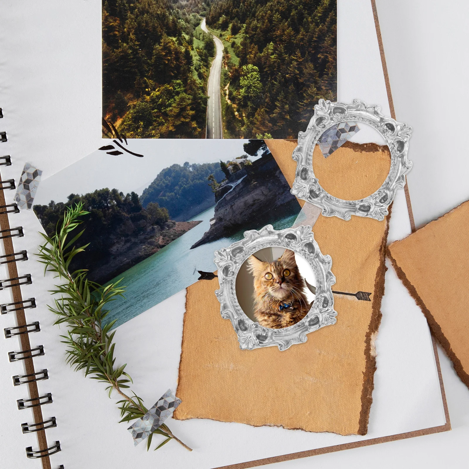 

4Pcs Vintage Mini Photo Frames Creative DIY Resin Picture Frame Ornaments for Scrapbooking Home Wedding Decor Rustic Small Wall