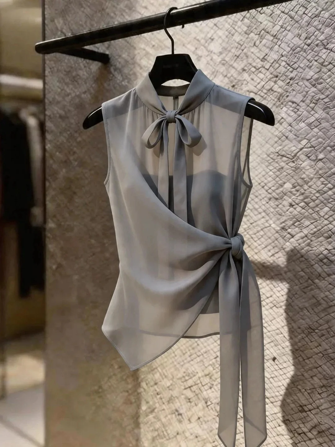 

Elegant Summer Silk Sleeveless Vest with Bow Tie Waist Cinching Commute Style Korean Straight Cut High End Feel Top