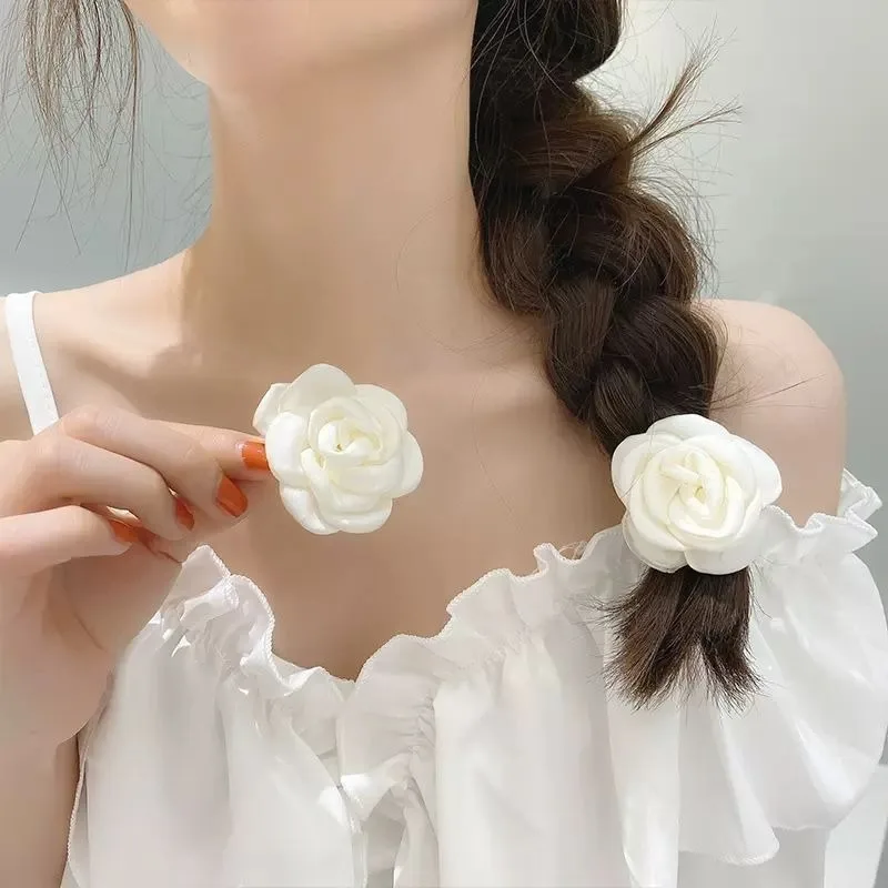 

French Vintage Exquisite Flowers Brooch Hair Clip Vintage Fragrant Style Hairpins Cream Color Gentle Celebrity Hair Accessories