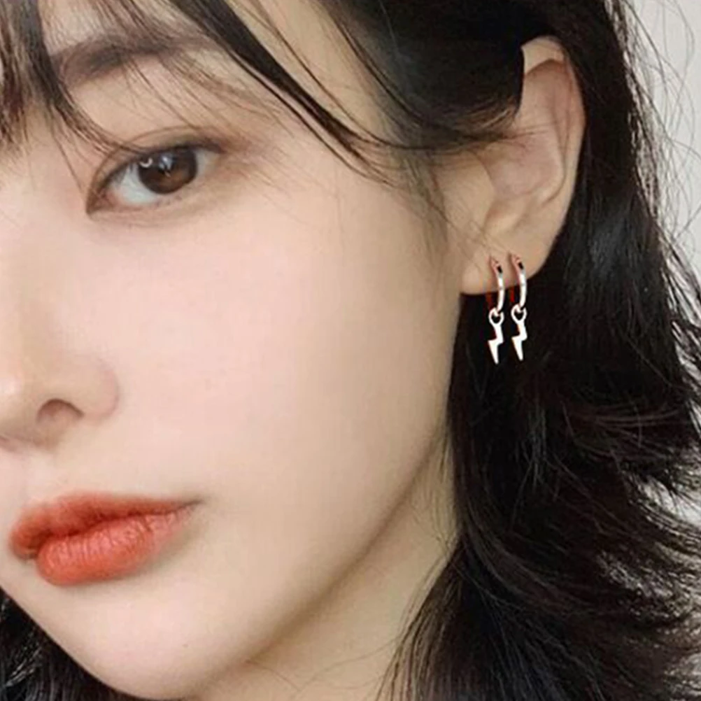 زوجان من الأقراط العصرية الفريدة من نوعها لوصيفة العروس الكلاسيكية