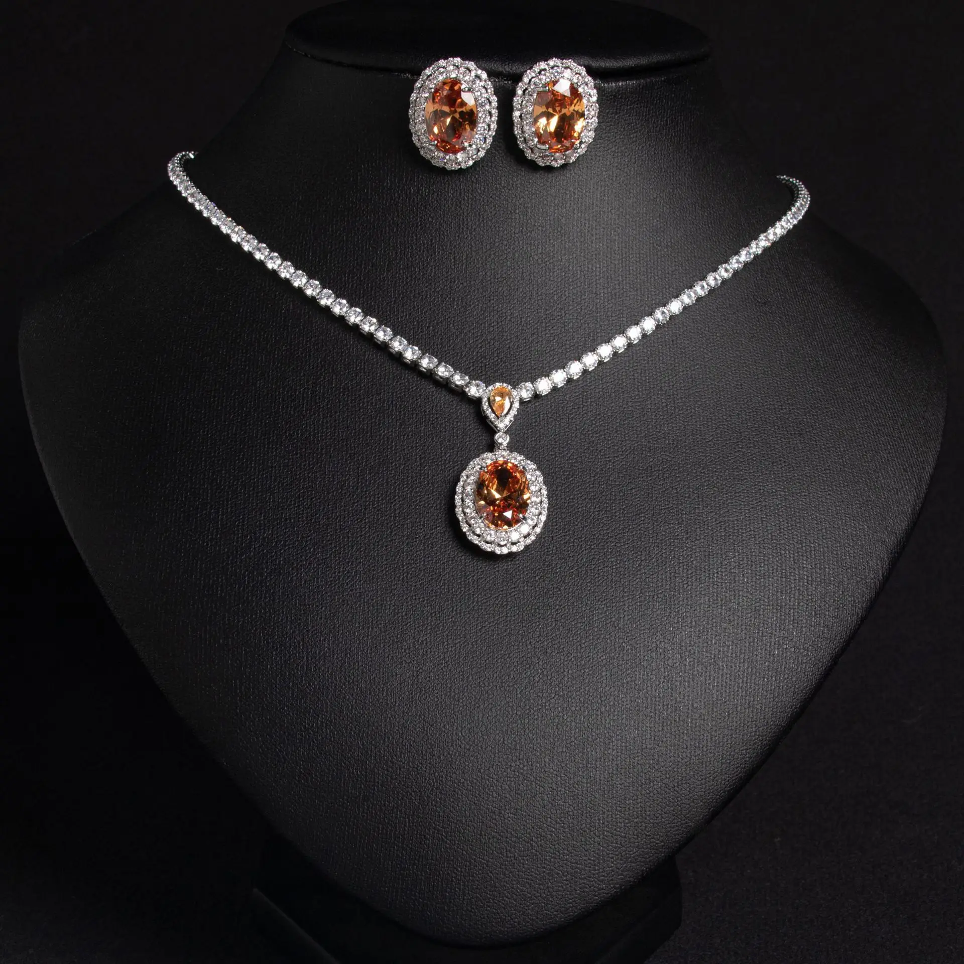 

Cross-border European and American zircon necklace set jewelry wedding necklace bridal set women's high-end versatile earrings n