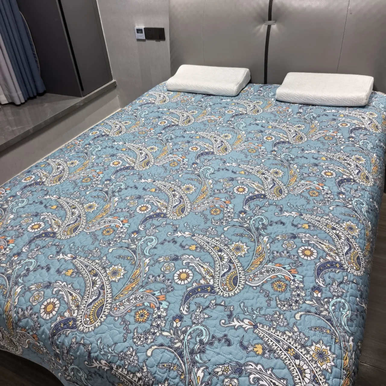 

Premium Cotton Twill Quilt - Printed Bedspread with Cotton Filling, Soft Thick Sofa Cover, Home Decor Blanket