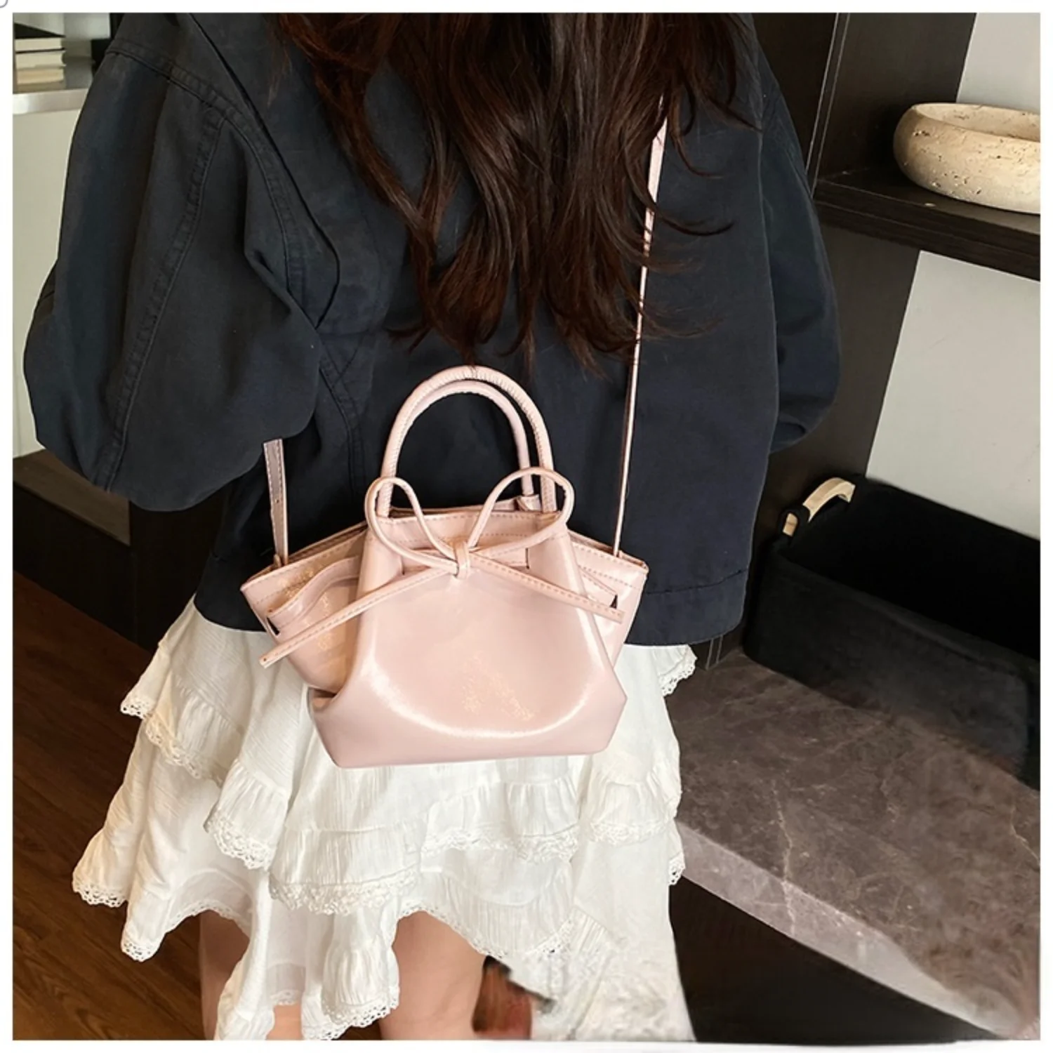 

Лето 2023, новая модная и модная нишевая женская сумка, маленькая сумка-корзина, сумка-ведро, сумка-бабочка, сумка через плечо