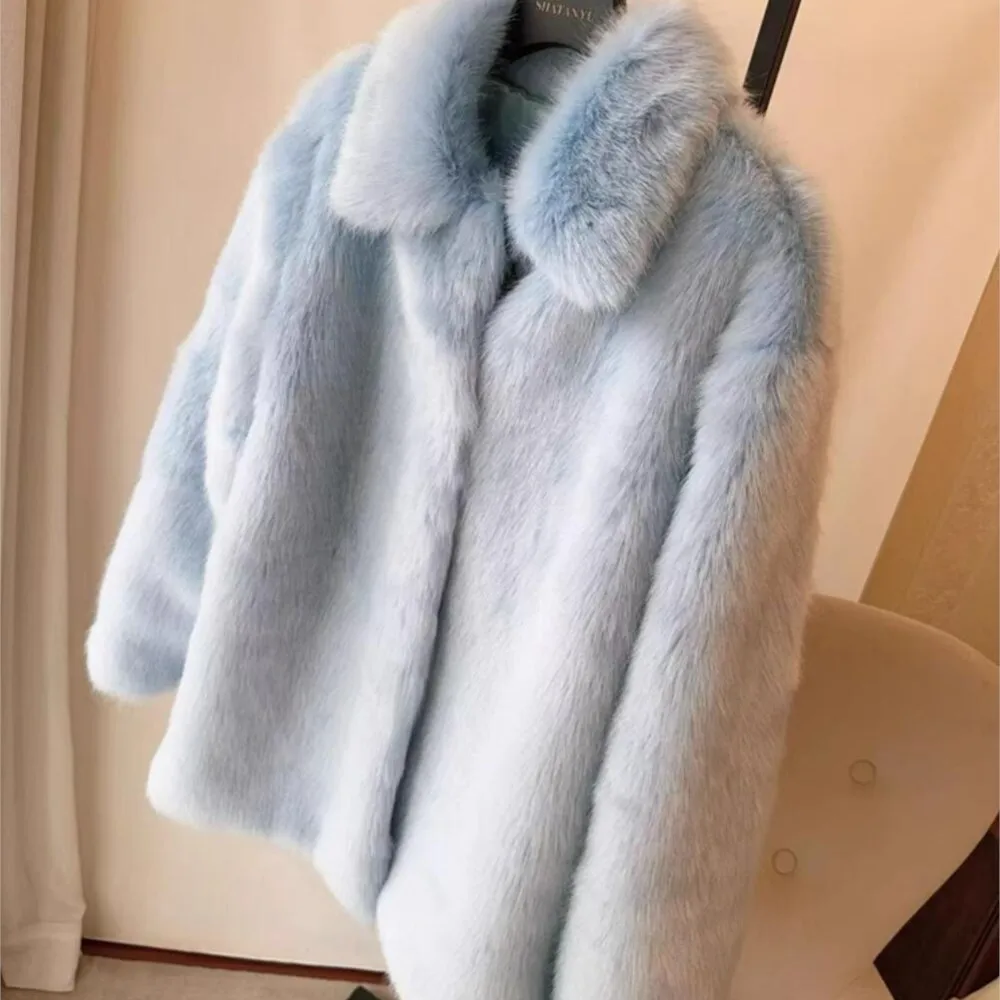 2024ฤดูหนาวAqua Blue Lapel Hairy Shaggy Faux Fur Coatผู้หญิงวินเทจปุ่มปิดแขนยาวหลวมFurry MidiยาวOuterwear