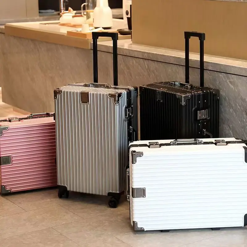 

Элитный высококачественный чемодан из магниево-алюминиевого сплава, износостойкий, большой вместимости, с универсальными колесами для путешествий.