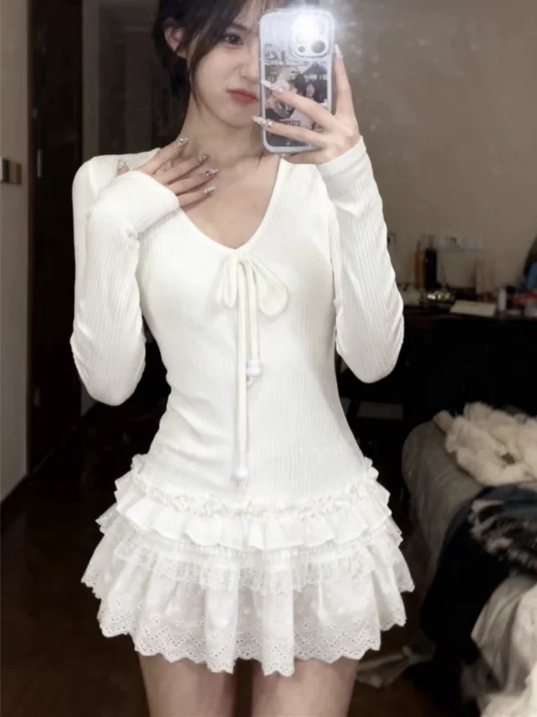 

Faionable Lace Splice V-Ne Svel Slimming Base irt Large Size Sweet Sle Versatile Autumn Winter New Sle Thinmi...